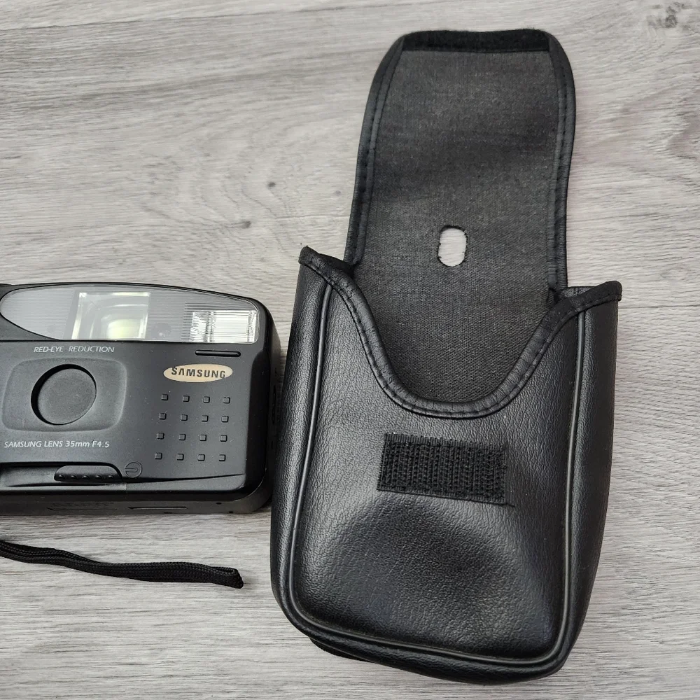 Vintage Samsung FF-222 Black Camera 35mm Point & Shoot Film Red Eye Reduction AA